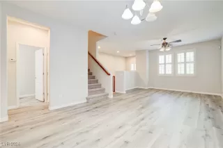 Photo #6: 2608761 Listing