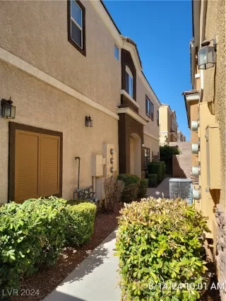 Photo #1: 2608769 Listing 