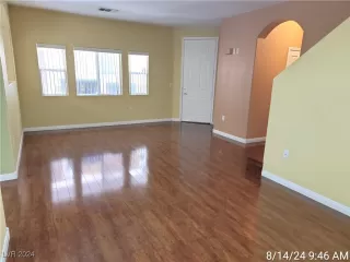 Photo #4: 2608769 Listing 