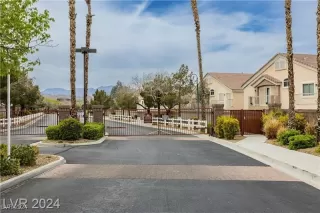 Photo #1: 2608794 Listing 