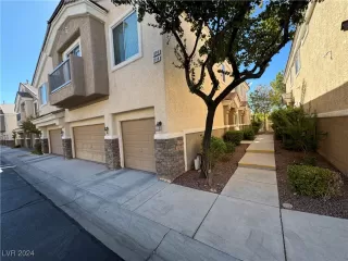 Photo #2: 2608794 Listing 