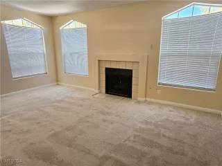 Photo #4: 2608812 Listing 