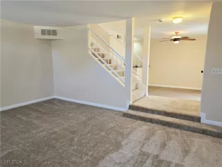 Photo #6: 2608812 Listing 