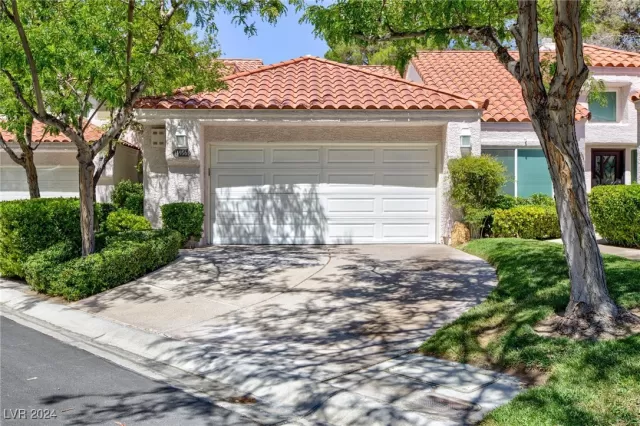 MLS: 2608816 Condo For Sale