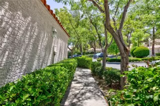 Photo #6: 2608816 Listing 