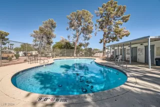 Photo #1: 2608821 Listing