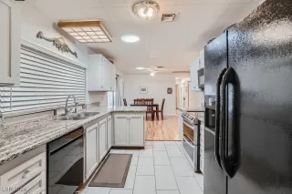 Photo #6: 2608821 Listing