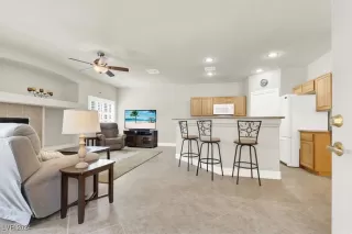 Photo #4: 2608832 Listing 