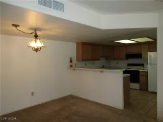 Photo #2: 2608843 Listing 