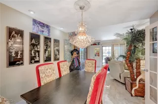 Photo #6: 2608846 Listing