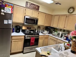 Photo #2: 2608850 Listing