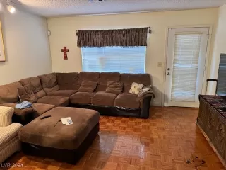 Photo #4: 2608850 Listing