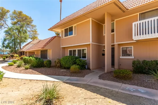 MLS: 2608870 Condo For Sale