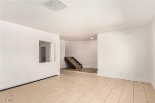 Photo #6: 2608870 Listing