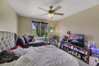 Photo #2: 2608882 Listing