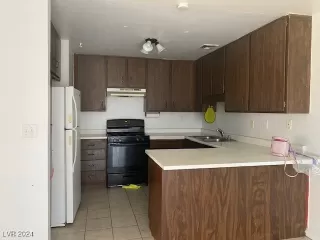 Photo #3: 2608905 Listing 