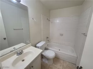 Photo #4: 2608916 Listing 