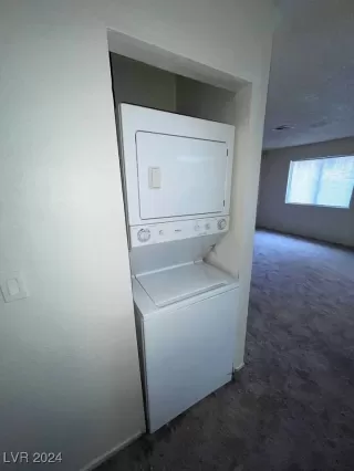 Photo #5: 2608916 Listing 