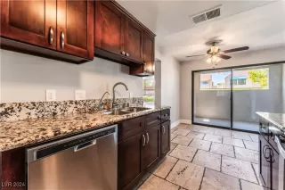 Photo #1: 2608917 Listing