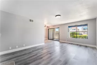 Photo #2: 2608917 Listing