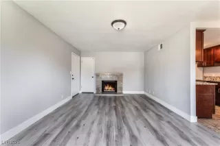 Photo #3: 2608917 Listing