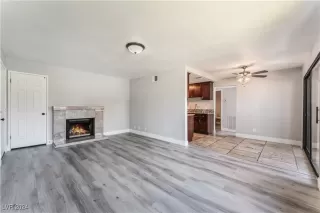 Photo #4: 2608917 Listing