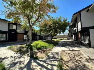 Photo #2: 2608941 Listing 