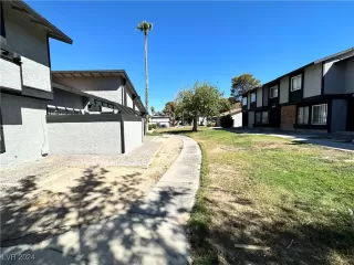 Photo #3: 2608941 Listing 