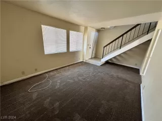 Photo #4: 2608941 Listing 