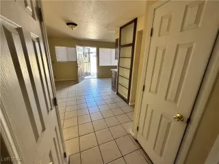 Photo #6: 2608941 Listing 