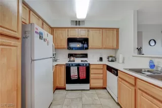 Photo #4: 2608950 Listing