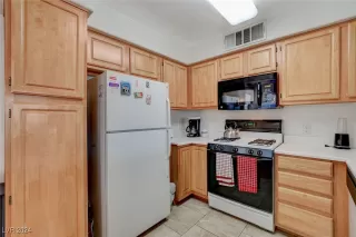 Photo #5: 2608950 Listing