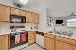 Photo #6: 2608950 Listing