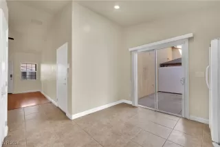 Photo #4: 2608982 Listing 