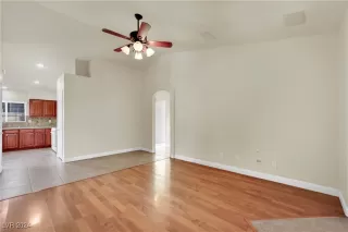 Photo #6: 2608982 Listing 