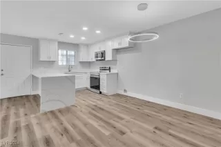 Photo #5: 2609008 Listing