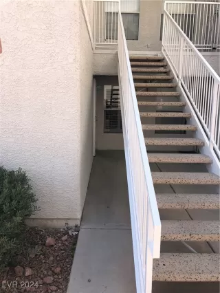 Photo #3: 2609034 Listing 