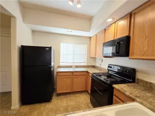 Photo #3: 2609038 Listing 