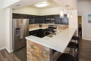 Photo #3: 2609057 Listing 