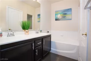 Photo #4: 2609057 Listing 