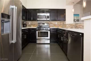 Photo #5: 2609057 Listing 