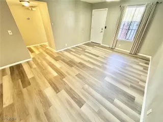 Photo #3: 2609090 Listing 