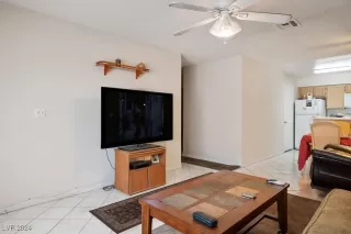 Photo #5: 2609097 Listing