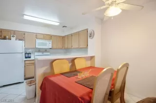 Photo #6: 2609097 Listing