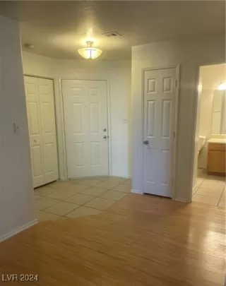 Photo #1: 2609129 Listing 