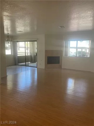 Photo #2: 2609129 Listing 