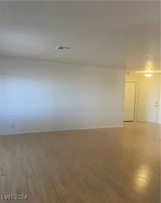 Photo #4: 2609129 Listing 