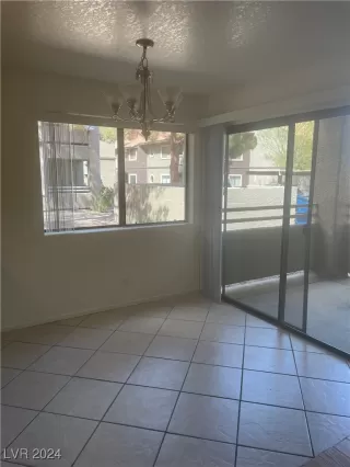 Photo #5: 2609129 Listing 