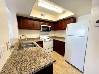 Photo #3: 2609131 Listing 