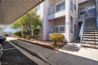 Photo #1: 2609145 Listing